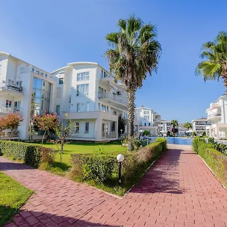 Comfy Flat With Shared Pool In * Belek