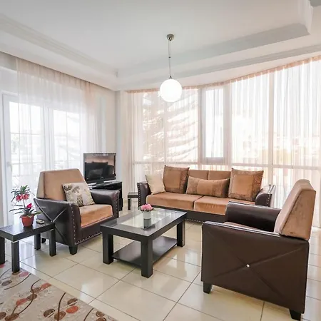 Apartman Comfy Flat With Shared Pool In *
