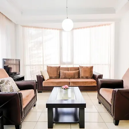 Comfy Flat With Shared Pool In Apartman